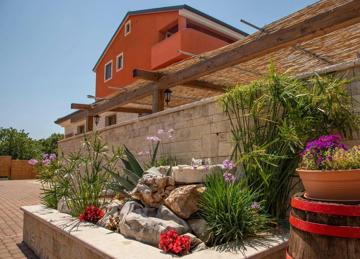 Hotel Natura Vilanija