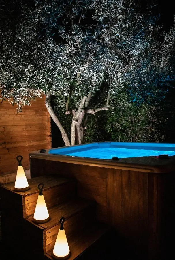 Hotel Natura Vilanija