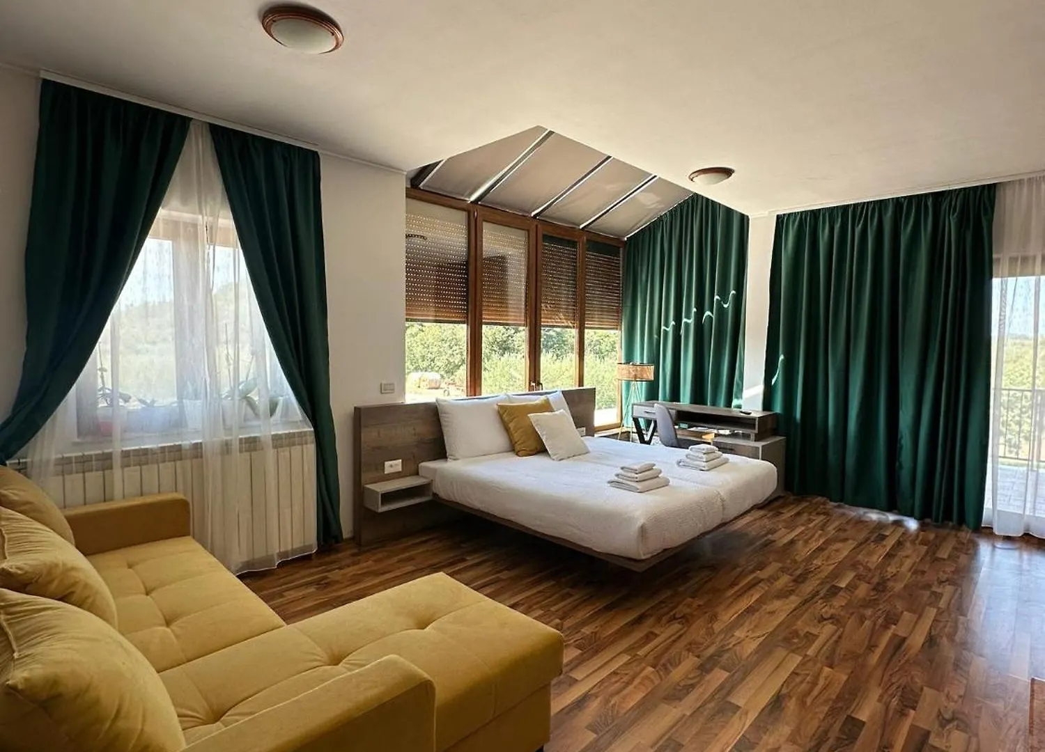 Hotel Natura Vilanija