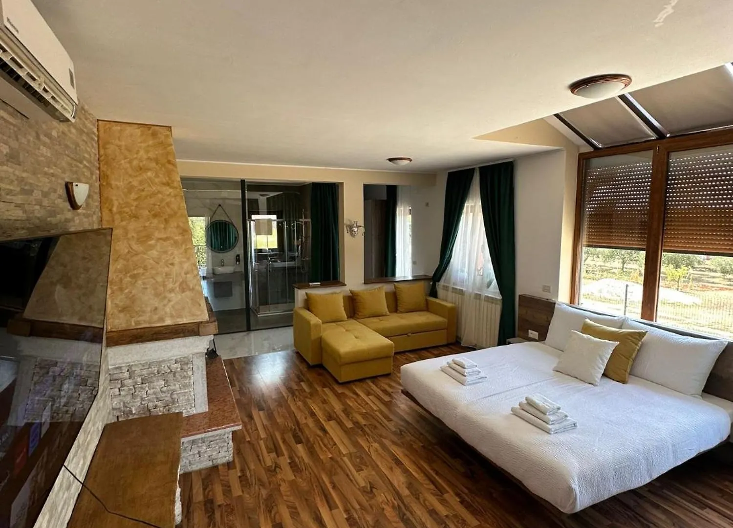 Hotel Natura Vilanija