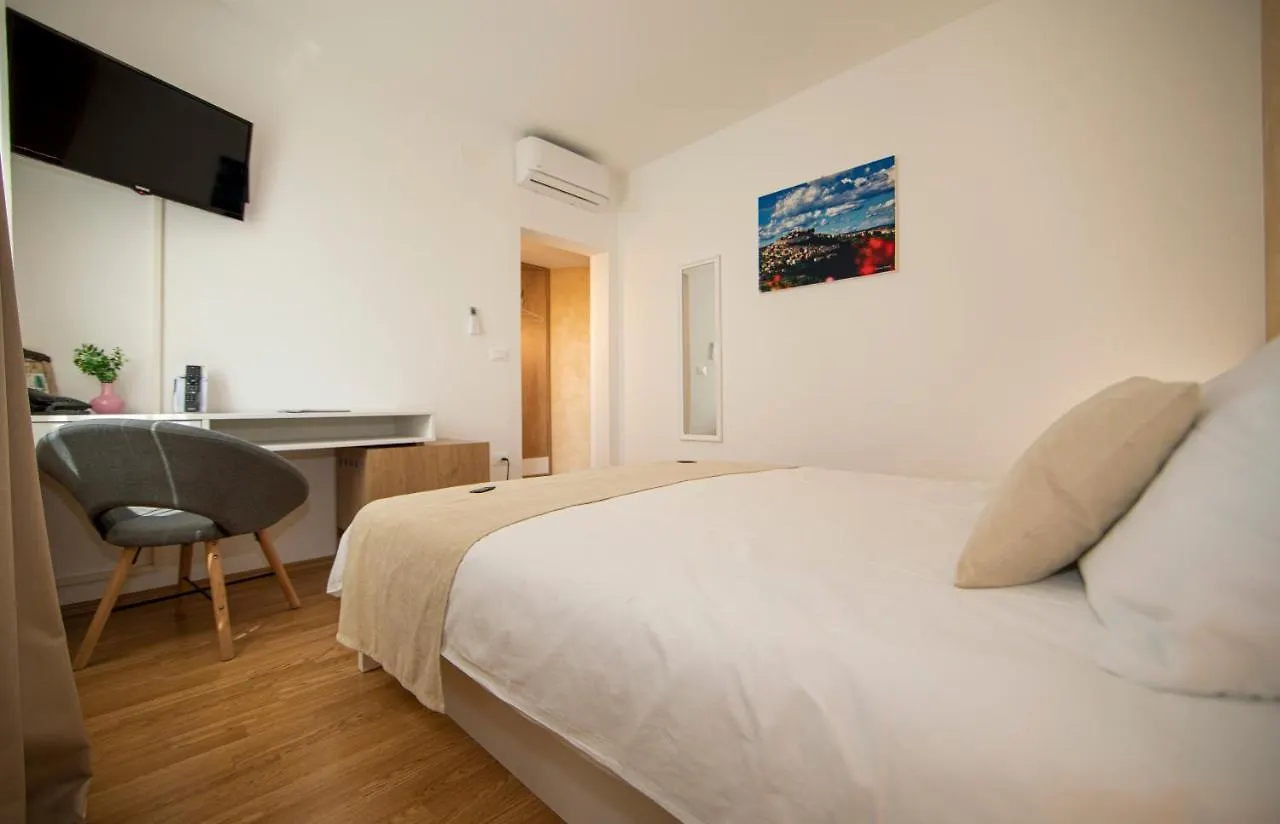 Hotel Natura Vilanija