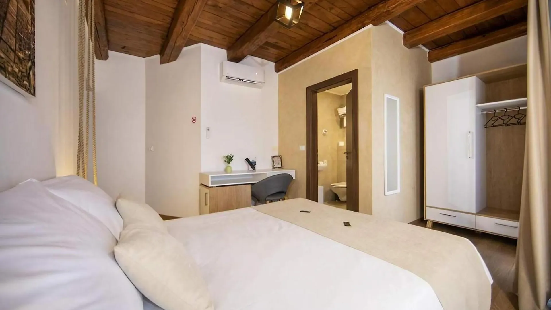Hotel Natura Vilanija