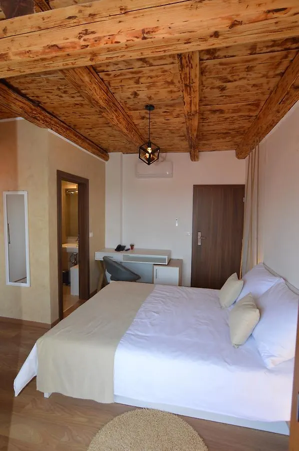 Hotel Natura Vilanija