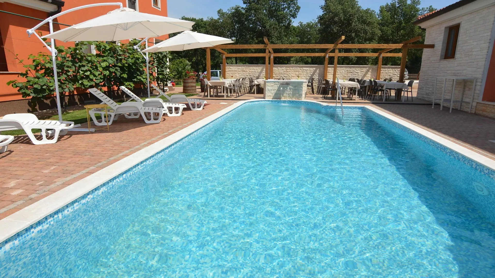 Hotel Natura Vilanija